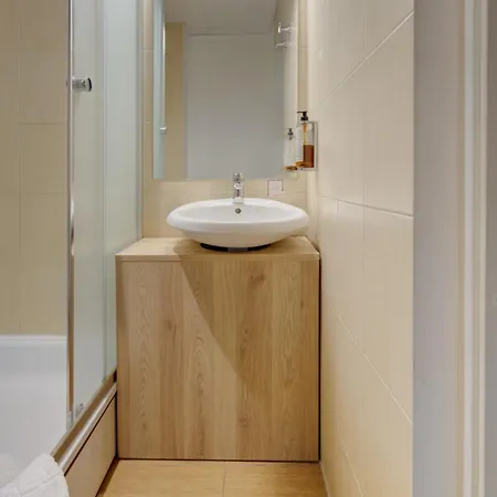 アパート Sevcenko